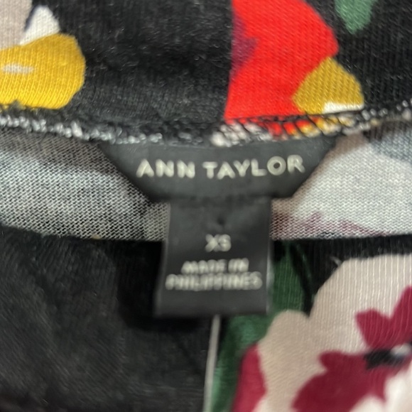 Ann Taylor turtleneck, size extra small - Picture 5 of 10